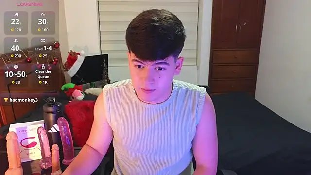 Snapshot of tightncuteass chatting on 12/04/25, 01:04 tightncuteass online show from 12/04/25, 01:04