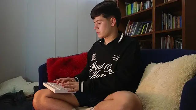 tightncuteass online show from 04/15/26, 12:50