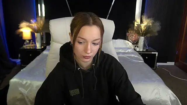 FoxyMayy online show from 11/25/25, 02:17