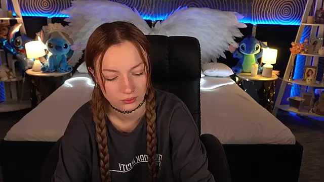 FoxyMayy online show from 11/26/25, 01:56