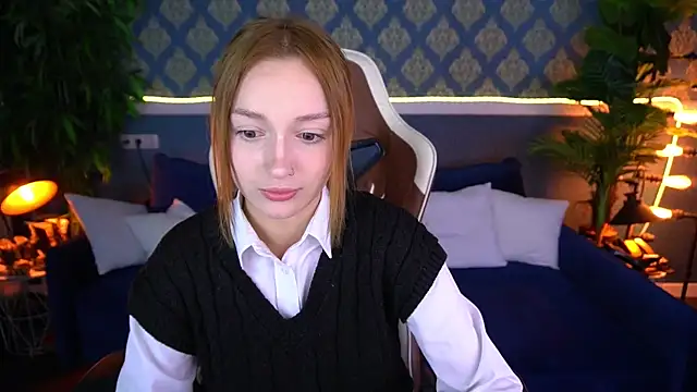 FoxyMayy online show from 07/10/26, 07:05