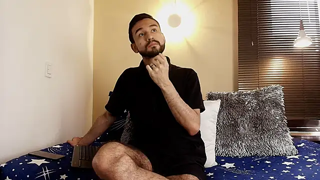 Snapshot of Axel_Moon_S chatting on 11/15/25, 07:43 Axel Moon S online show from 11/15/25, 07:43