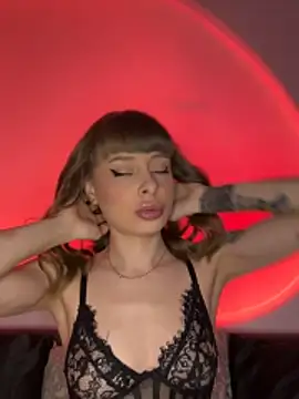 BabyBee  online show from 11/21/25, 07:34