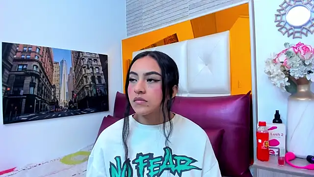 Leslie Bussh  online show from 04/24/26, 12:51