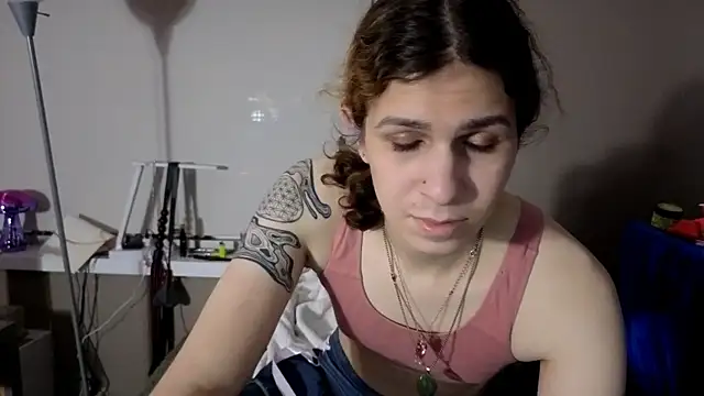 cuddlyavenue online show from 01/18/26, 02:04