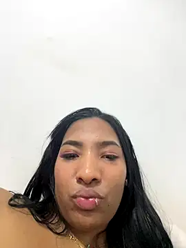 Snapshot of lilith_storm chatting on 10/14/25, 05:19 lilith storm online show from 10/14/25, 05:19