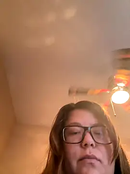 Snapshot of amberlynntun chatting on 11/14/25, 07:56 amberlynntun online show from 11/14/25, 07:56