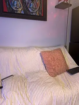 GabyMejiaa online show from 11/18/25, 07:51