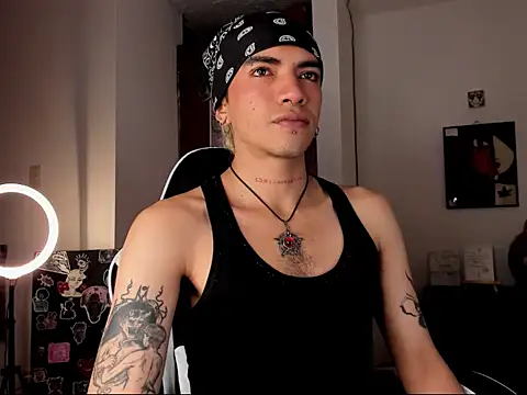 guynextdo0r online show from 10/01/25, 06:36