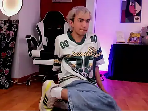 guynextdo0r online show from 10/03/25, 05:48