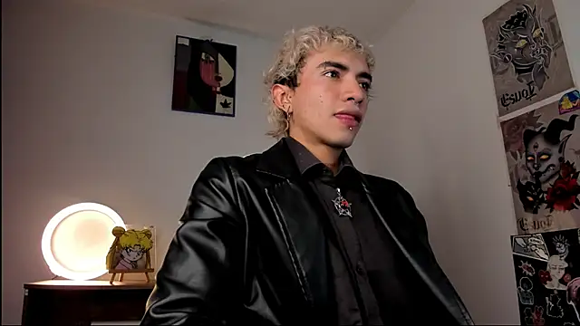 guynextdo0r online show from 10/24/25, 08:49