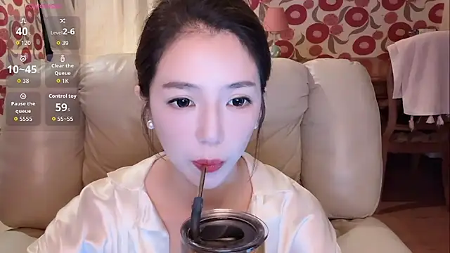 miss-lin online show from 10/06/25, 01:08