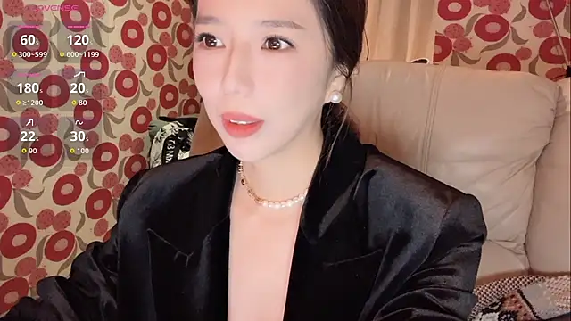 miss-lin online show from 10/21/25, 12:50
