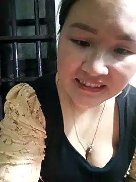 Snapshot of Tamara-a chatting on 02/17/26, 12:45 Tamara-a online show from 02/17/26, 12:45