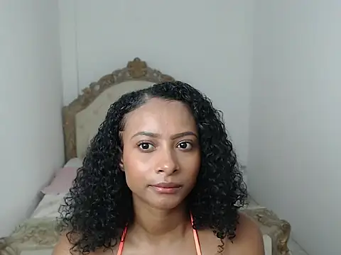 tatiana oconell22 online show from 09/19/25, 02:24