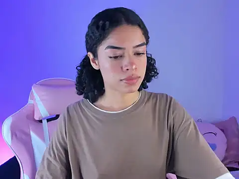 Snapshot of maddy_parker__ chatting on 11/21/25, 07:34 maddy parker online show from 11/21/25, 07:34