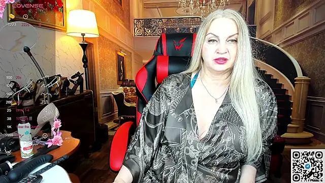 Nina Devillle online show from 05/21/26, 12:01