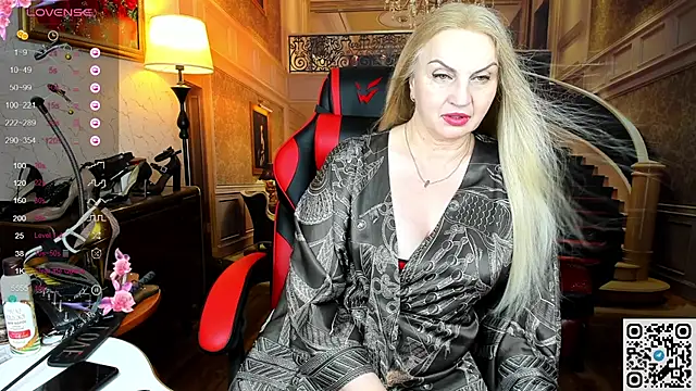 Snapshot of Nina_Devillle chatting on 06/21/26, 12:24 Nina Devillle online show from 06/21/26, 12:24