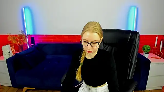 Alina Blonde online show from 09/30/25, 05:34