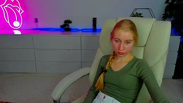 Alina Blonde online show from 10/01/25, 12:11