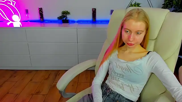 Alina Blonde online show from 11/24/25, 06:35