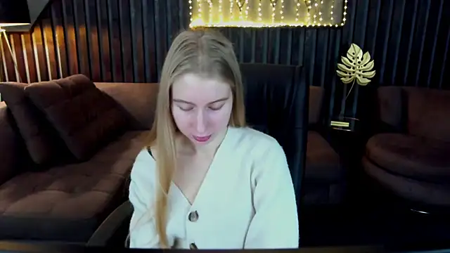 Alina Blonde online show from 04/02/26, 05:38