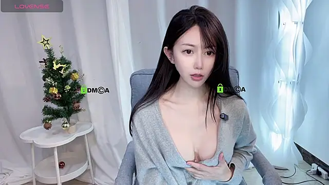 Snapshot of Sofia-168 chatting on 12/15/25, 04:44 Sofia-168 online show from 12/15/25, 04:44