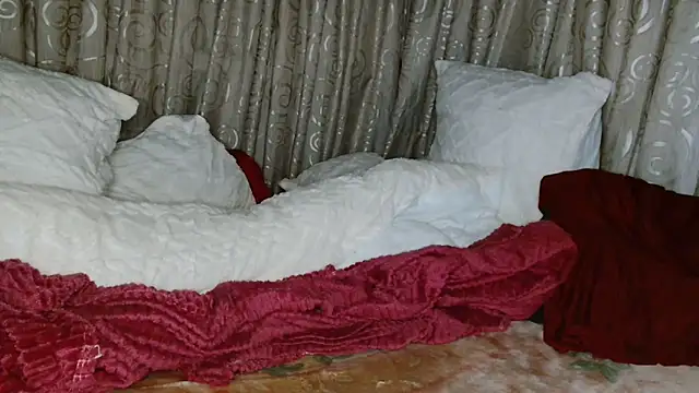 Snapshot of Bustyboobs02xx chatting on 02/10/26, 03:43 Bustyboobs02xx online show from 02/10/26, 03:43