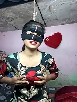 Snapshot of Hotcp6 chatting on 12/17/25, 05:57 Hotcp6 online show from 12/17/25, 05:57