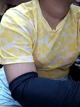 Snapshot of preethi-lovely chatting on 09/20/25, 06:42 preethi-lovely online show from 09/20/25, 06:42