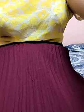 Snapshot of preethi-lovely chatting on 10/23/25, 12:48 preethi-lovely online show from 10/23/25, 12:48