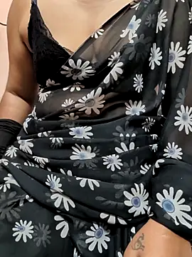 Snapshot of preethi-lovely chatting on 10/28/25, 06:32 preethi-lovely online show from 10/28/25, 06:32