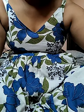 Snapshot of preethi-lovely chatting on 11/05/25, 10:26 preethi-lovely online show from 11/05/25, 10:26