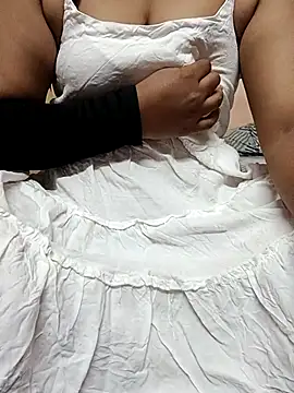 Snapshot of preethi-lovely chatting on 11/14/25, 02:05 preethi-lovely online show from 11/14/25, 02:05