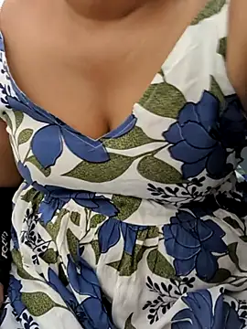 Snapshot of preethi-lovely chatting on 12/04/25, 04:00 preethi-lovely online show from 12/04/25, 04:00