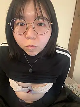 Snapshot of piffydream chatting on 03/26/26, 02:33 piffydream online show from 03/26/26, 02:33
