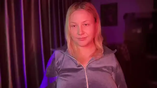 BikiHellena online show from 02/02/26, 05:22