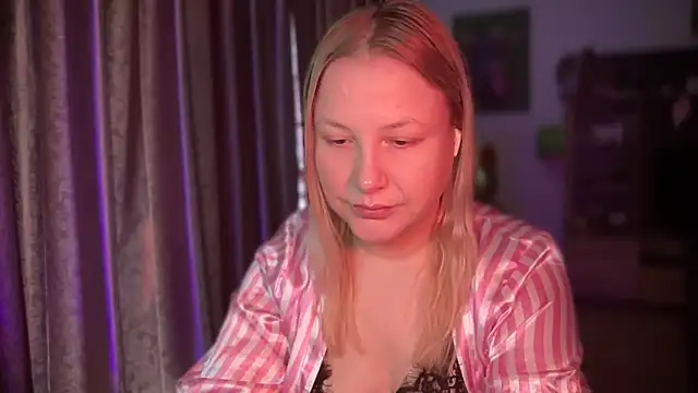 BikiHellena online show from 04/07/26, 08:26