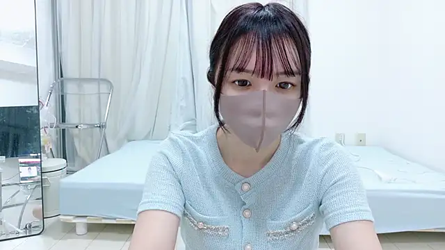  Mia land  online show from 06/26/26, 02:10