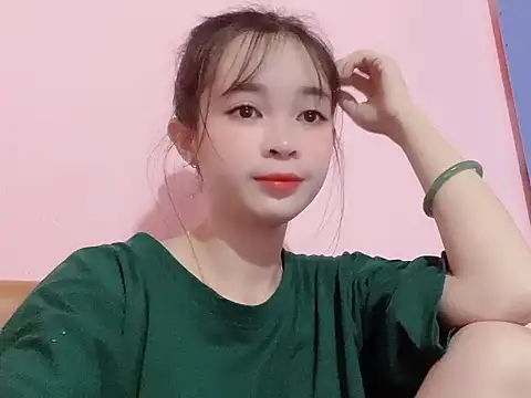 Snapshot of Suna7383 chatting on 10/12/25, 05:56 Suna7383 online show from 10/12/25, 05:56