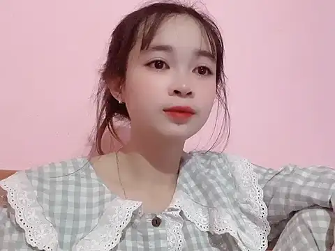 Snapshot of Suna7383 chatting on 10/16/25, 04:08 Suna7383 online show from 10/16/25, 04:08