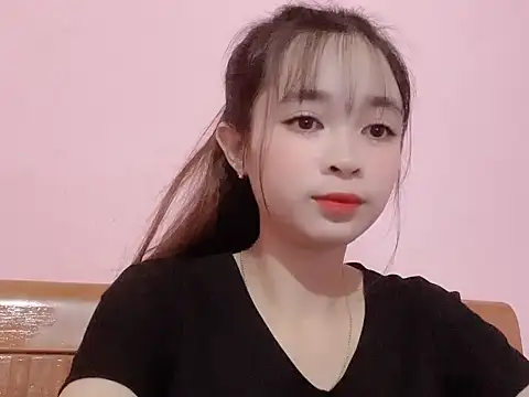 Snapshot of Suna7383 chatting on 10/31/25, 03:46 Suna7383 online show from 10/31/25, 03:46