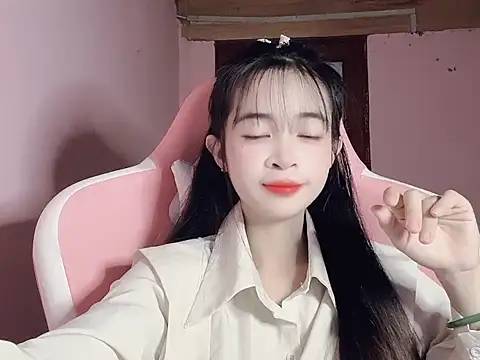 Snapshot of Suna7383 chatting on 11/08/25, 05:34 Suna7383 online show from 11/08/25, 05:34