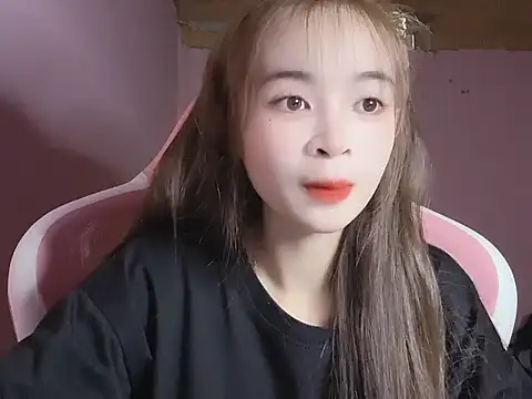 Snapshot of Suna7383 chatting on 11/17/25, 03:51 Suna7383 online show from 11/17/25, 03:51