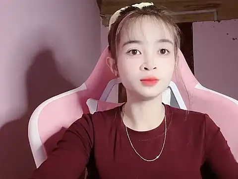 Snapshot of Suna7383 chatting on 11/18/25, 04:11 Suna7383 online show from 11/18/25, 04:11