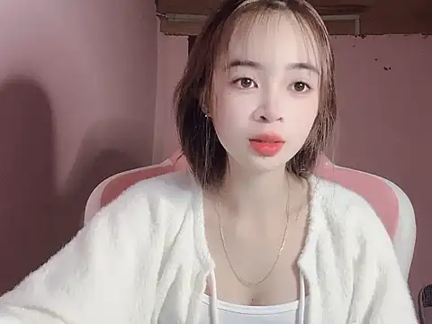 Snapshot of Suna7383 chatting on 11/30/25, 03:27 Suna7383 online show from 11/30/25, 03:27