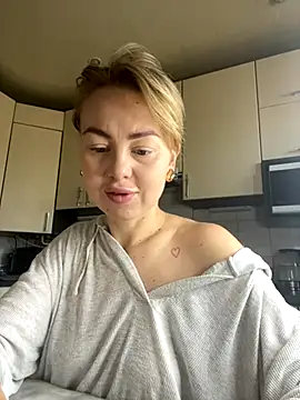 MartaLuna  online show from 10/26/25, 08:31