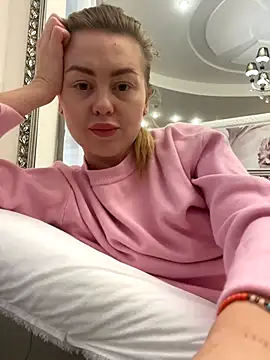 MartaLuna  online show from 11/07/25, 10:48