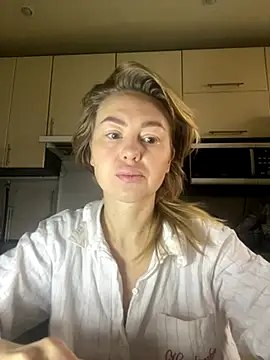 MartaLuna  online show from 11/16/25, 07:36