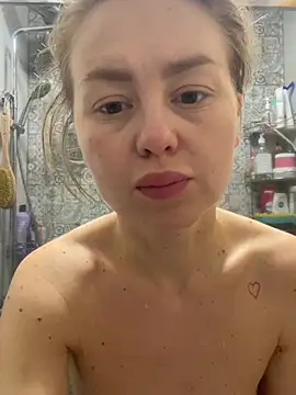 Snapshot of MartaLuna_ chatting on 01/15/26, 08:34 MartaLuna online show from 01/15/26, 08:34